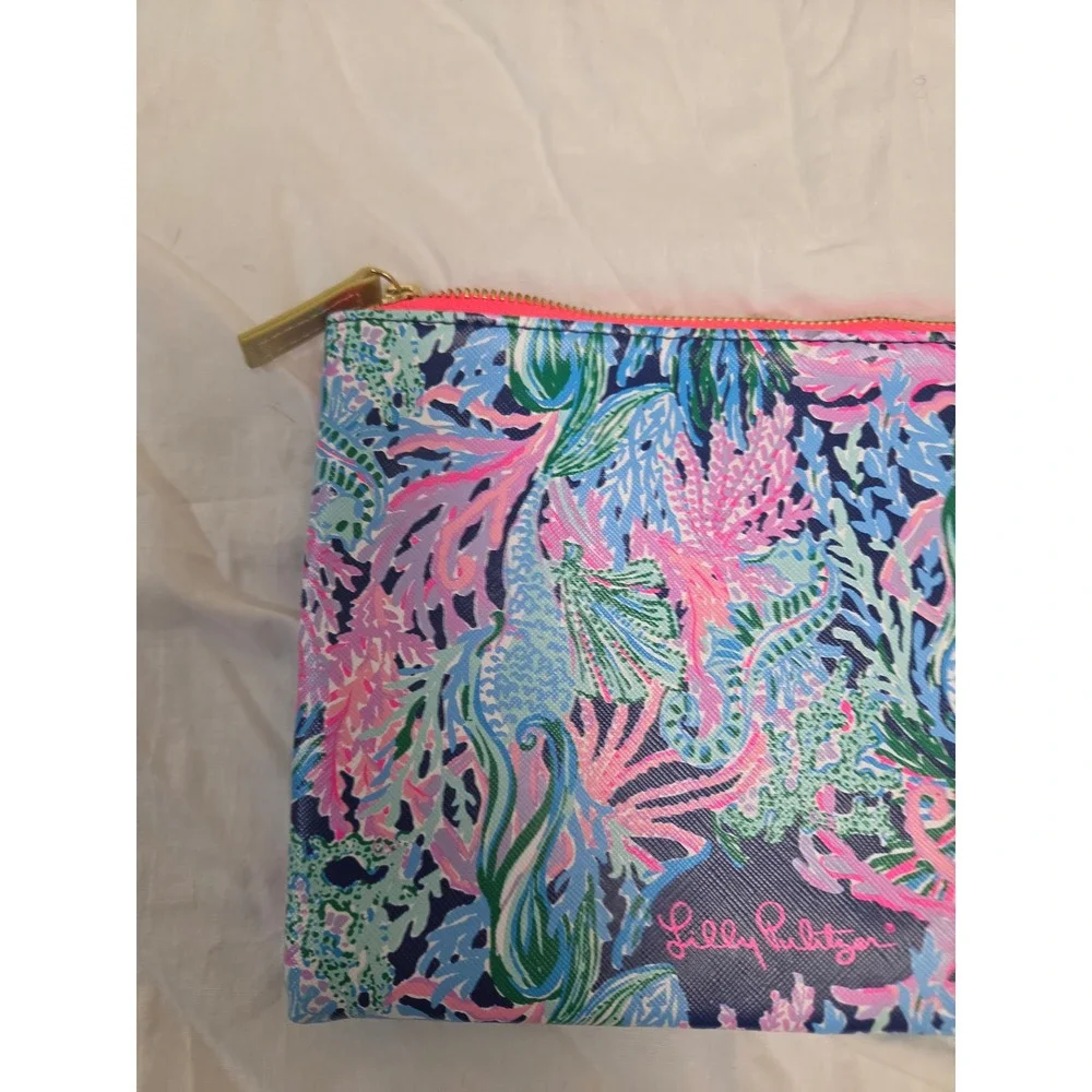 Lilly Pulitzer Seahorse Coral Print Zip Pouch Wristlet Blue Pink Gold‎